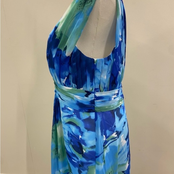 Elegant Blue and Green Floral Dress - Picture 3 of 5